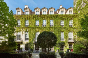  Le Pavillon de la Reine & Spa - Small Luxury Hotels of the World  Париж